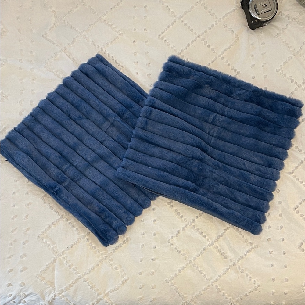 Blue Faux Fur Pillow Covers nwt soft